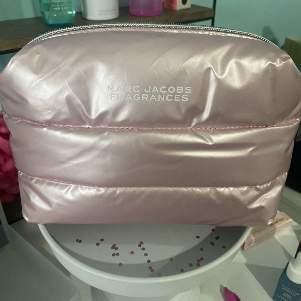 Marc Jacobs Fragrances GWP Puffy Pink Cosmetics Bag NWT